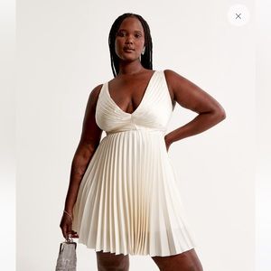 Abercrombie&Fitch White Pleated Dress